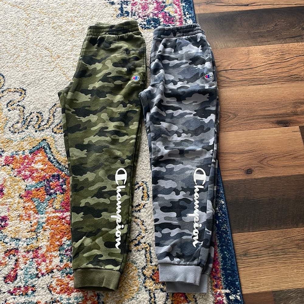 Boys champion joggers with pockets, size large